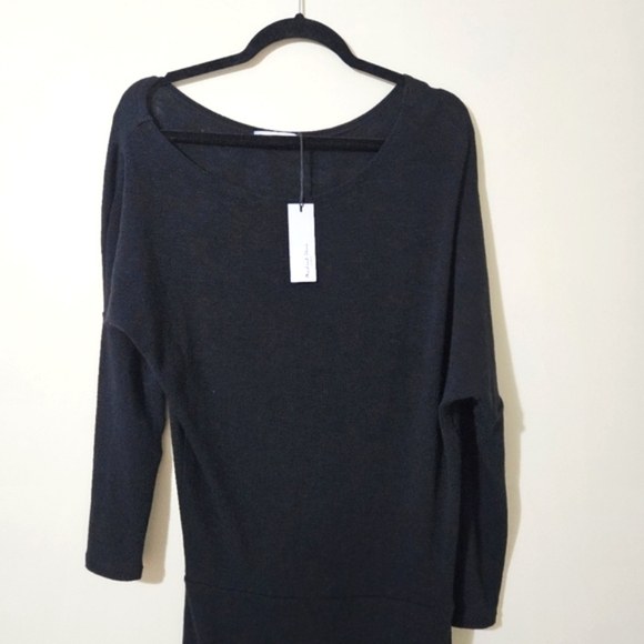 Michael Stars Heather Dolman Dress - Picture 4 of 11